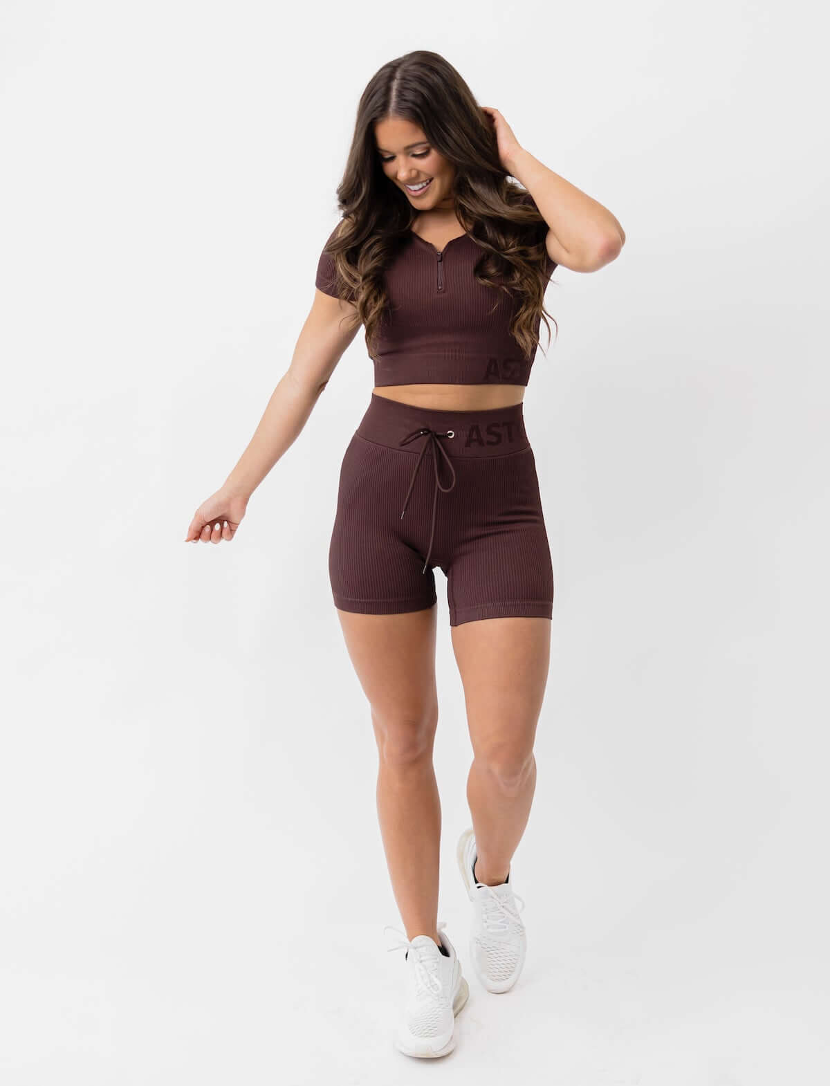 Astoria Seamless Ribbed Series Zip Quarter-Sleeve Crop - Espresso
