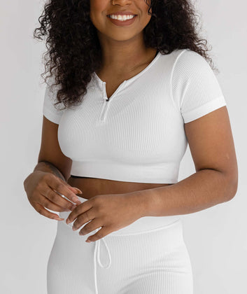 Astoria Seamless Ribbed Series Zip Quarter-Sleeve Crop - White
