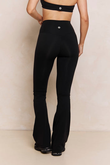 Astoria Airvíve Flare Legging - Black