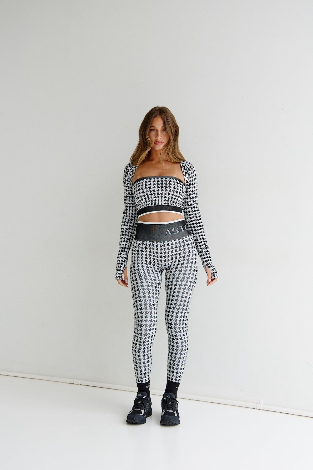 Astoria Seamless Knit Shrug - Black/Grey Houndstooth