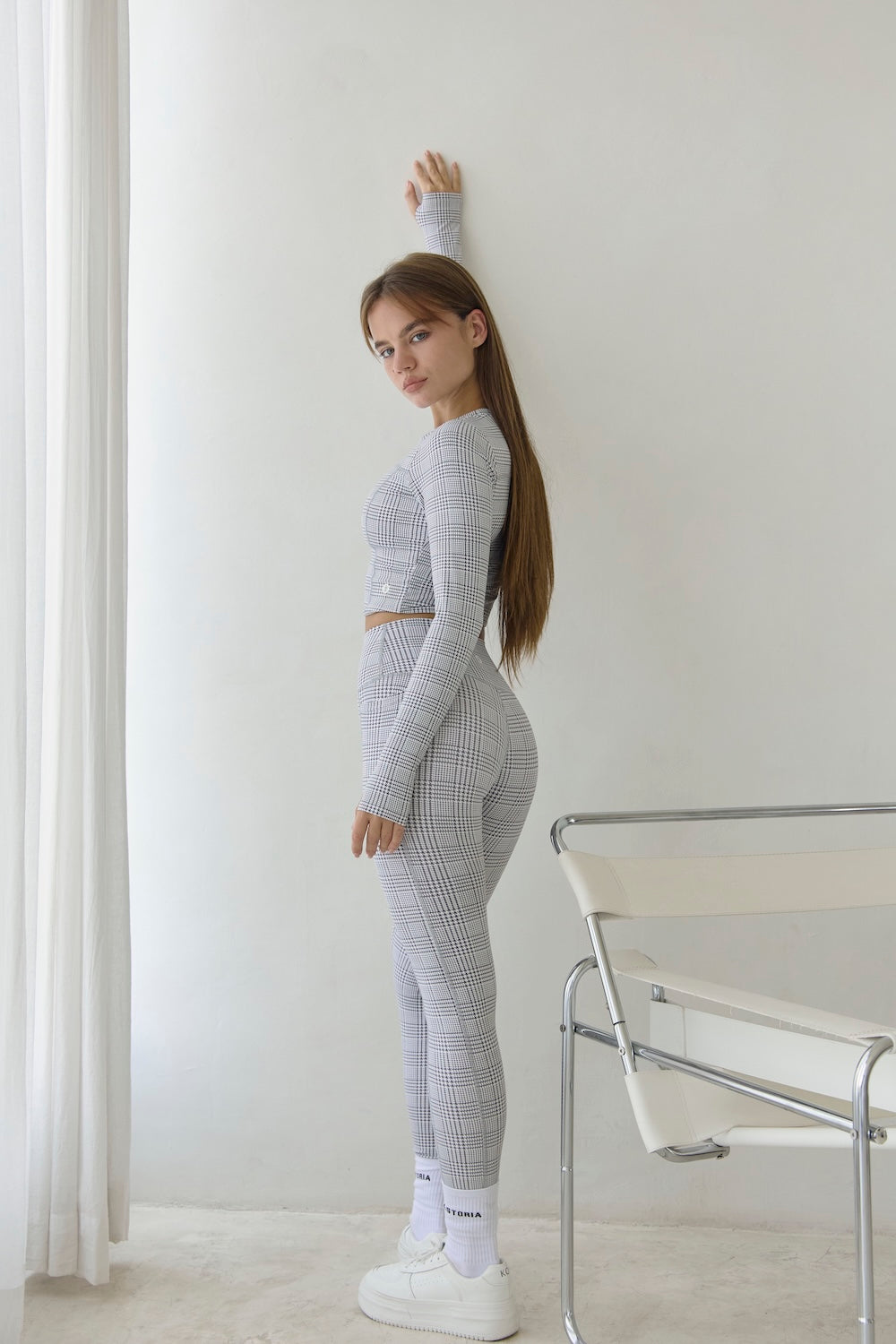 Astoria Airvíve Staple Sleeved Crop - Grey Plaid
