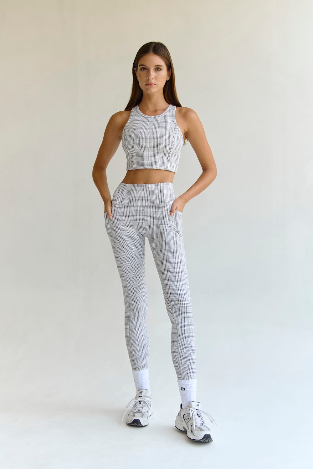 Astoria Airvíve Staple Sport Crop - Grey Plaid