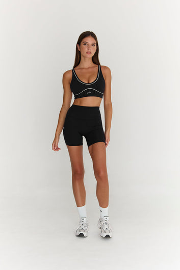 Astoria Airvíve Short - Black/Cream