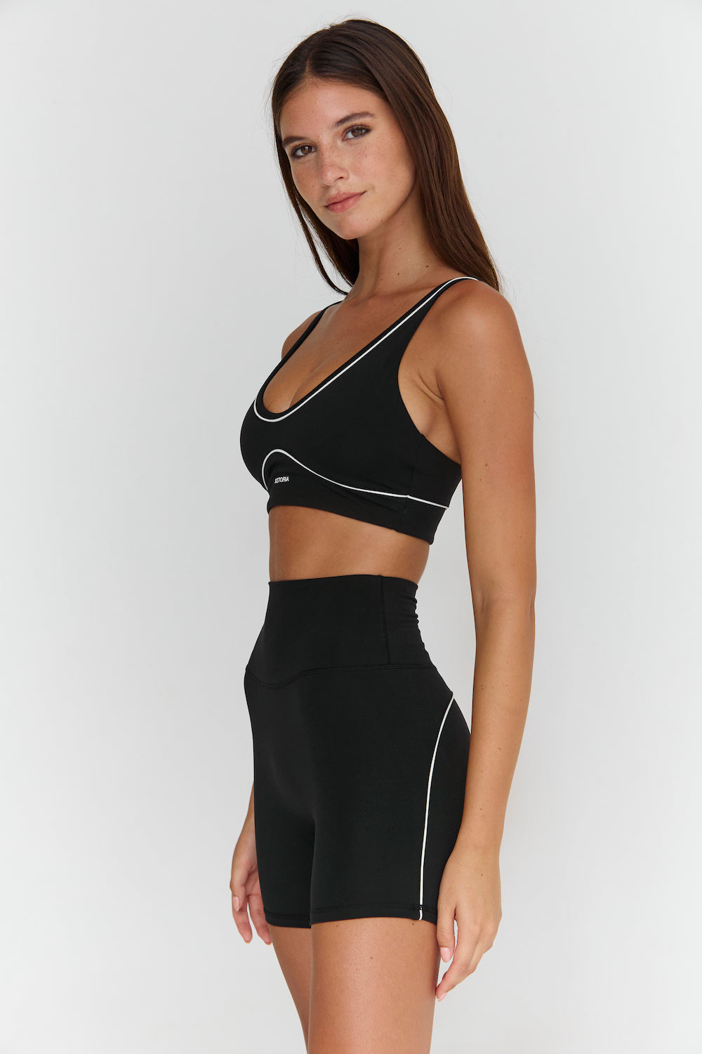 Astoria Airvíve Short - Black/Cream