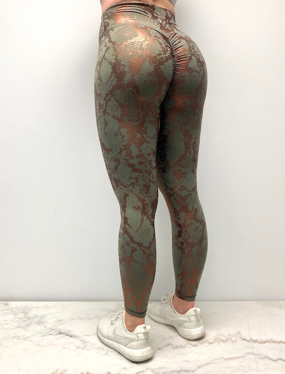 Astoria LUXE METALLIC Series Legging - Army Green